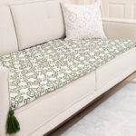 Yeşil Beyaz Modern Arabesk Desenli Kanepe Koltuk Örtüsü