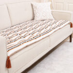 Turuncu Siyah Üçgen Desenli Kanepe Koltuk Örtüsü