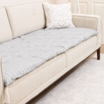 Gri Zeminli Minimalist Desenli Kanepe Koltuk Örtüsü