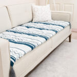 Mavi Beyaz Zikzak ve Etnik Motif Desenli Kanepe Koltuk Örtüsü